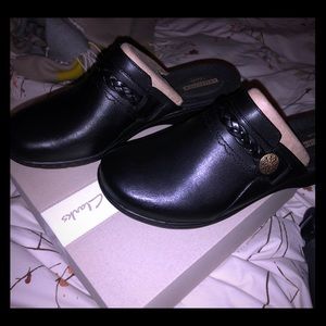 Clark’s Leisa Carly- brand new